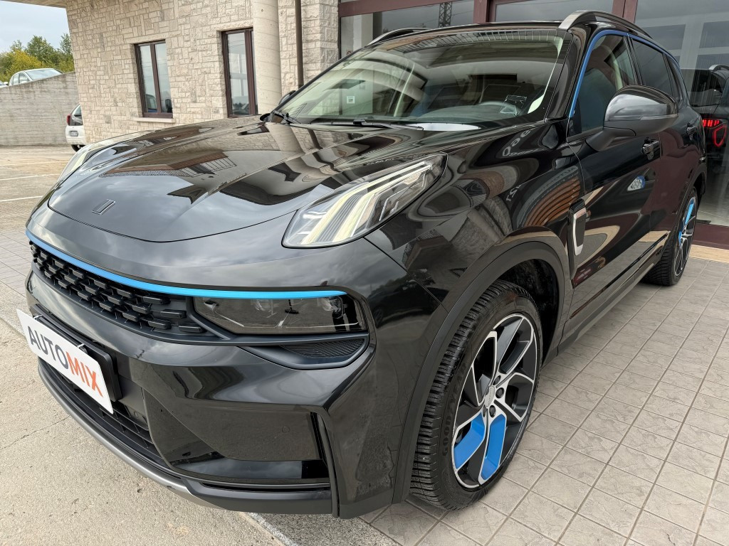 Lynk & Co 01