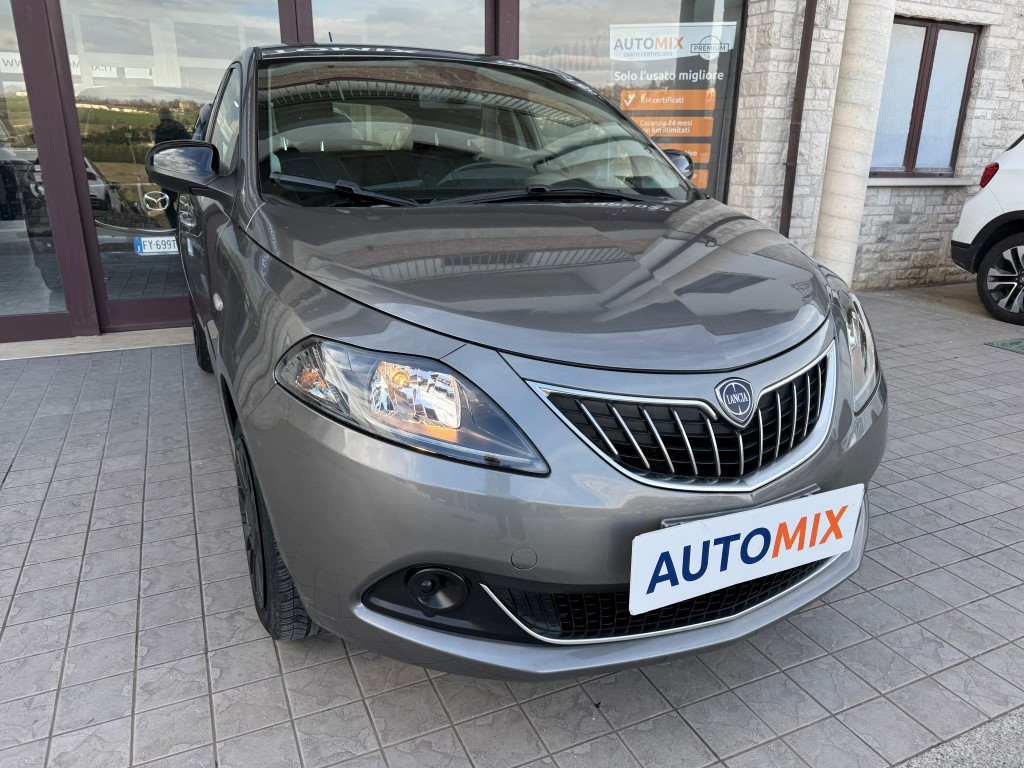 Lancia Ypsilon