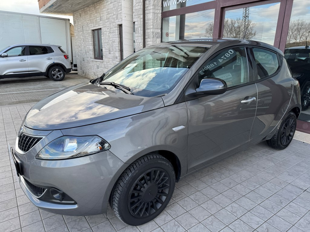 Lancia Ypsilon