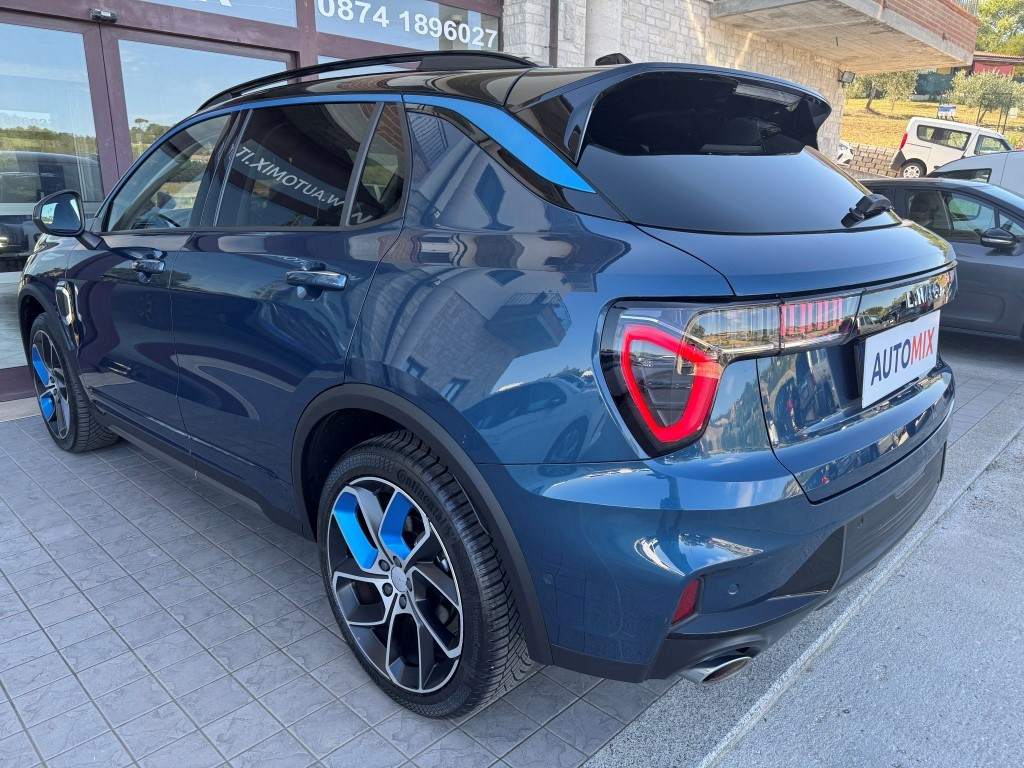 Lynk & Co 01