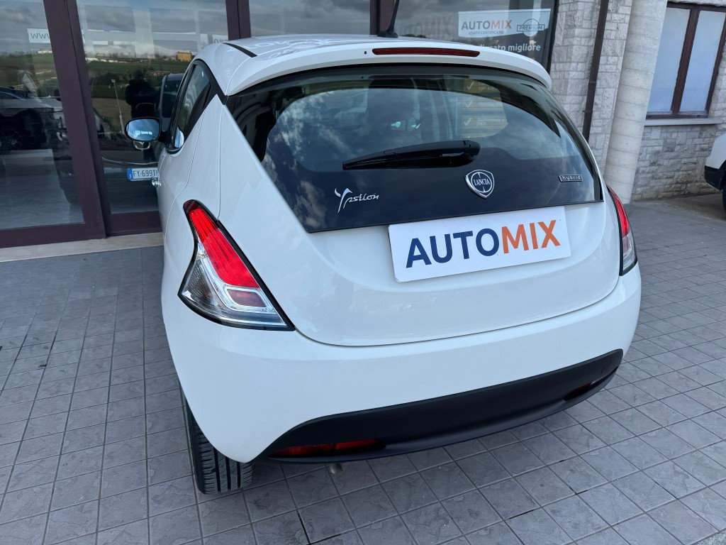 Lancia Ypsilon