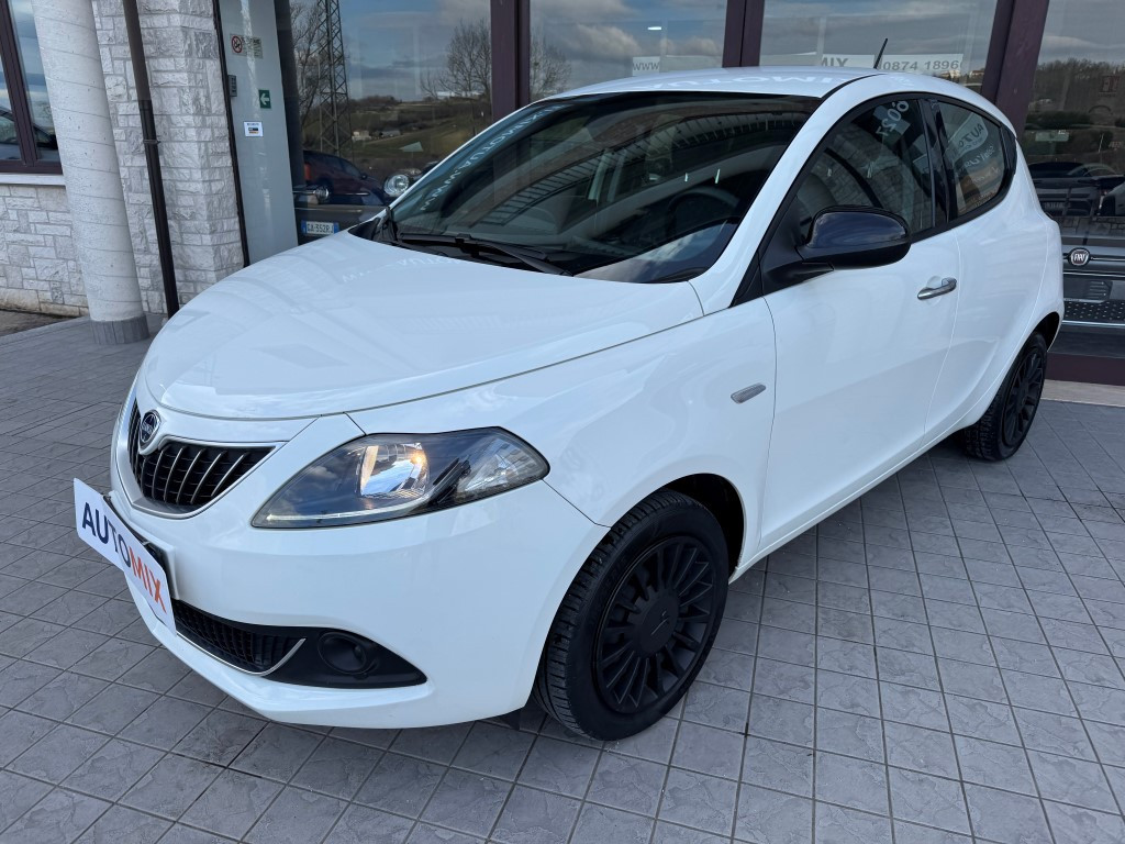 Lancia Ypsilon