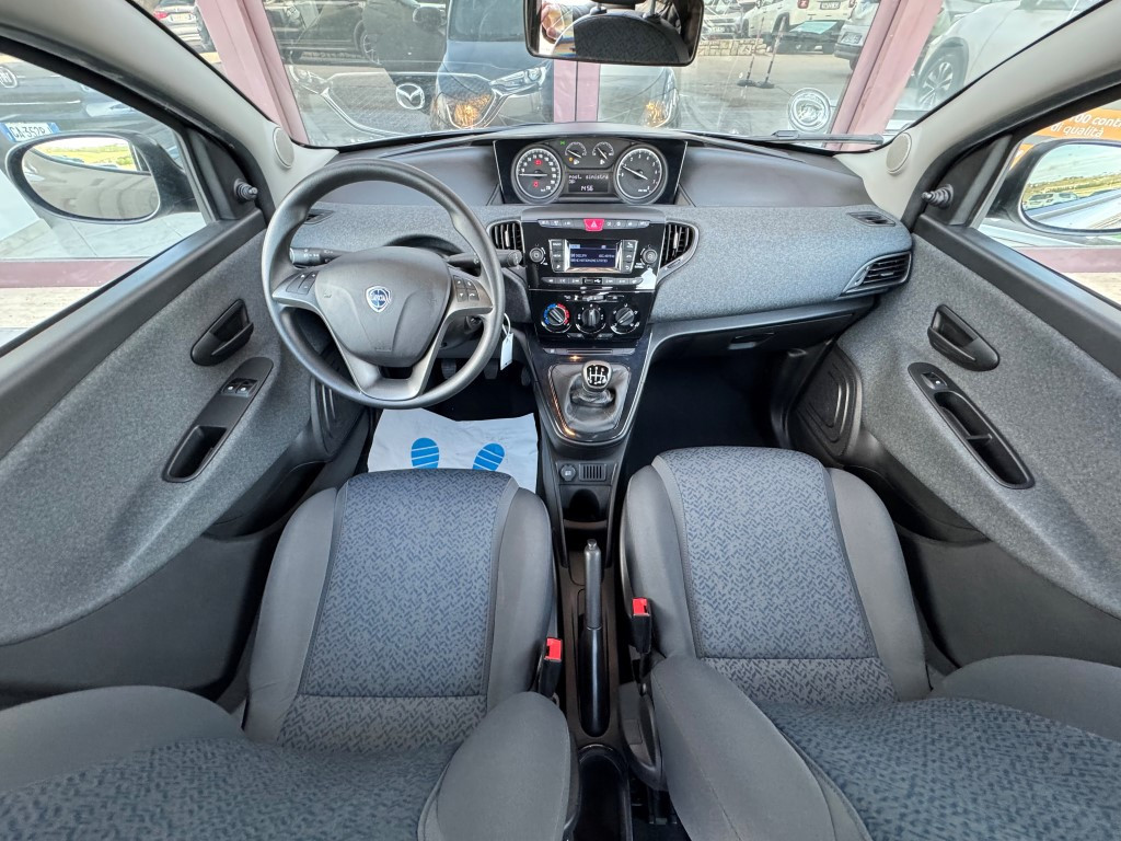 Lancia Ypsilon