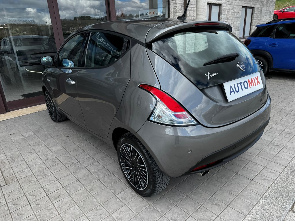 Lancia Ypsilon