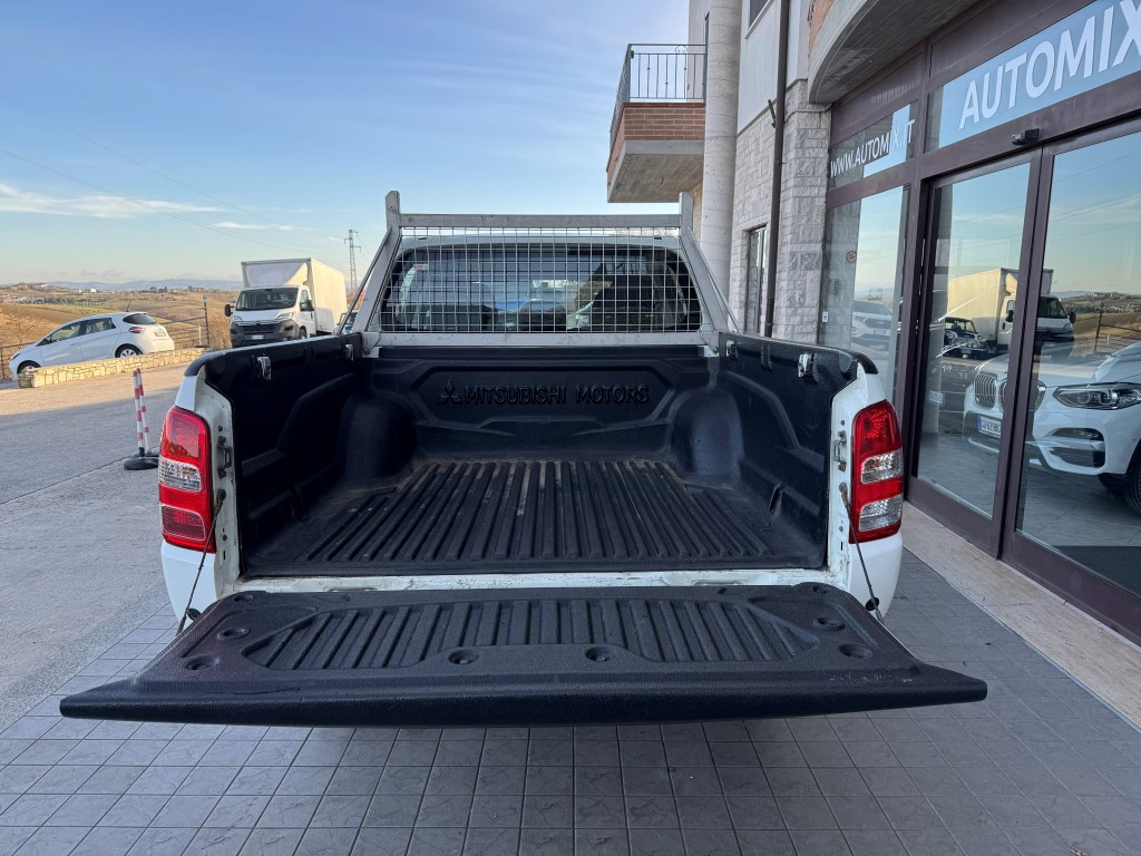 Mitsubishi L200