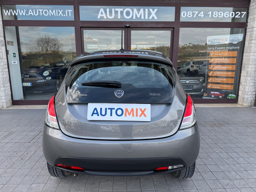 Lancia Ypsilon