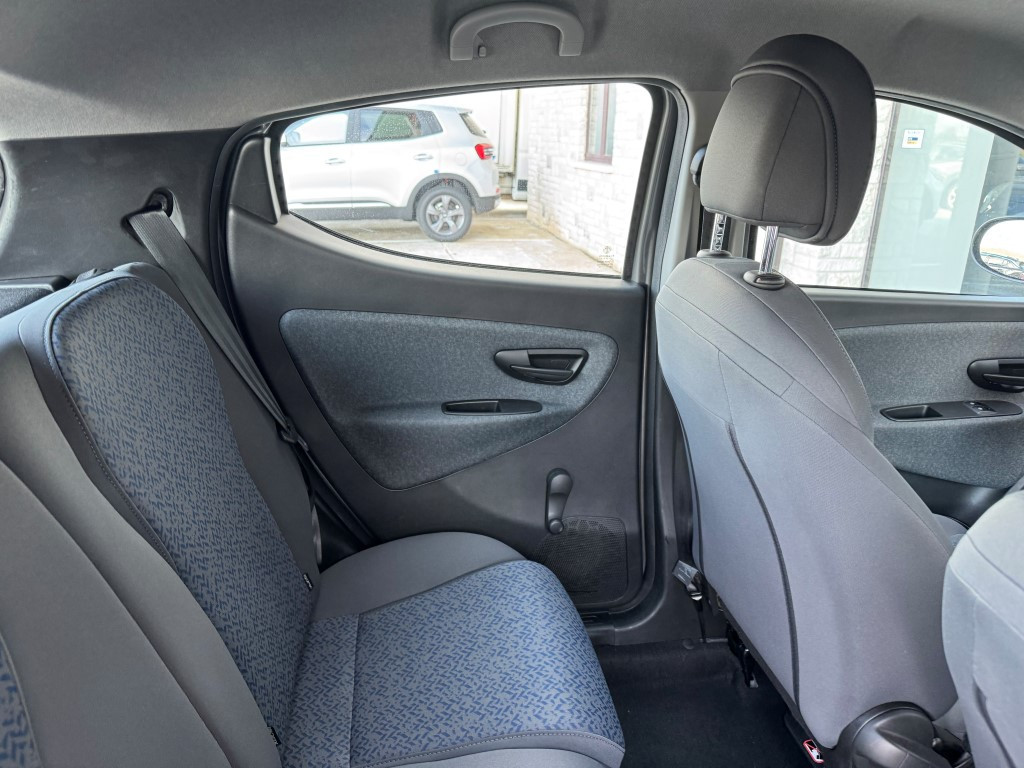 Lancia Ypsilon