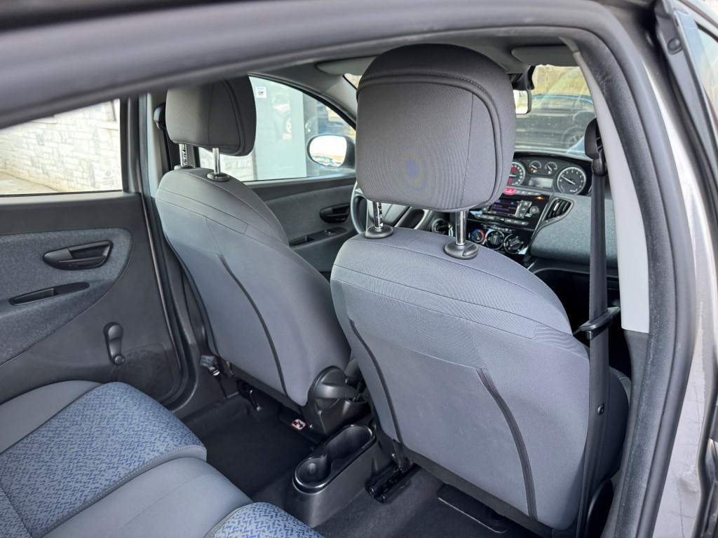 Lancia Ypsilon
