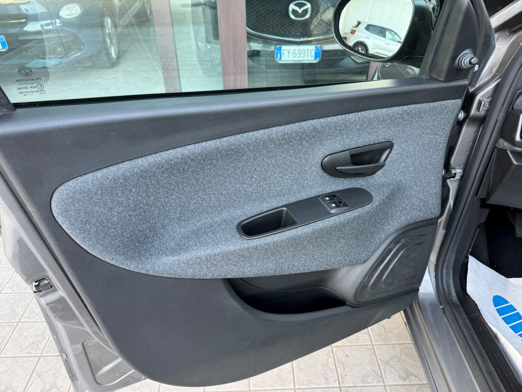 Lancia Ypsilon