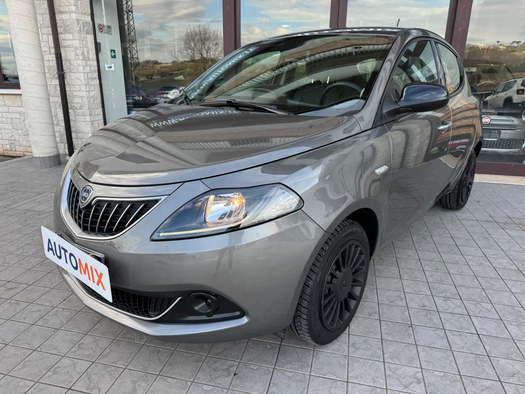 Lancia Ypsilon