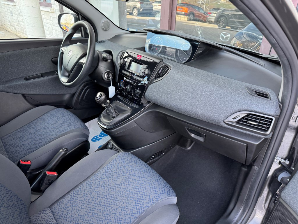 Lancia Ypsilon