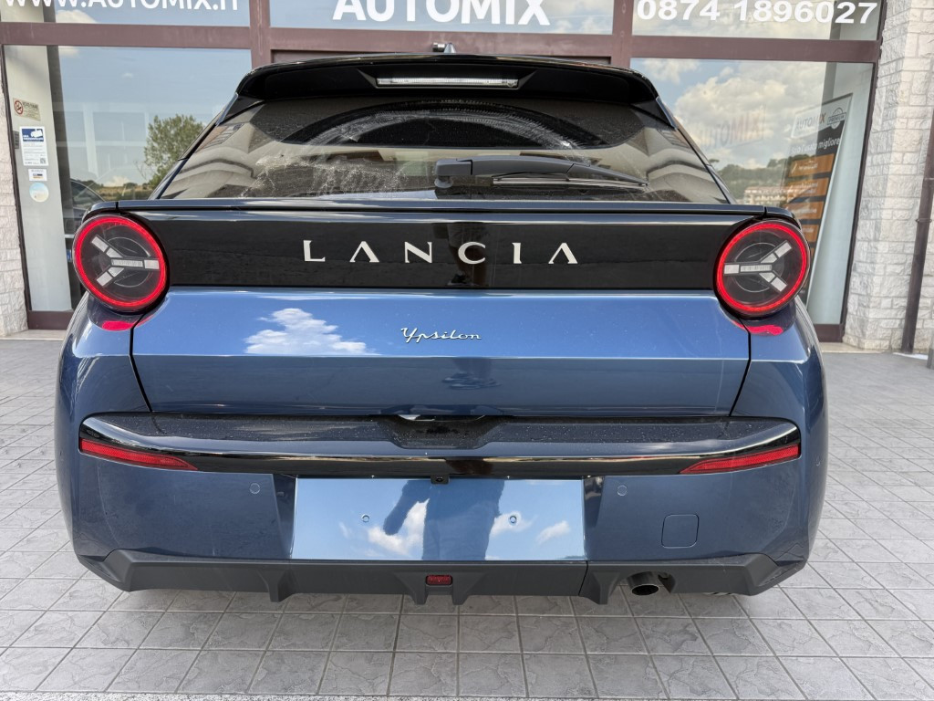 Lancia Ypsilon