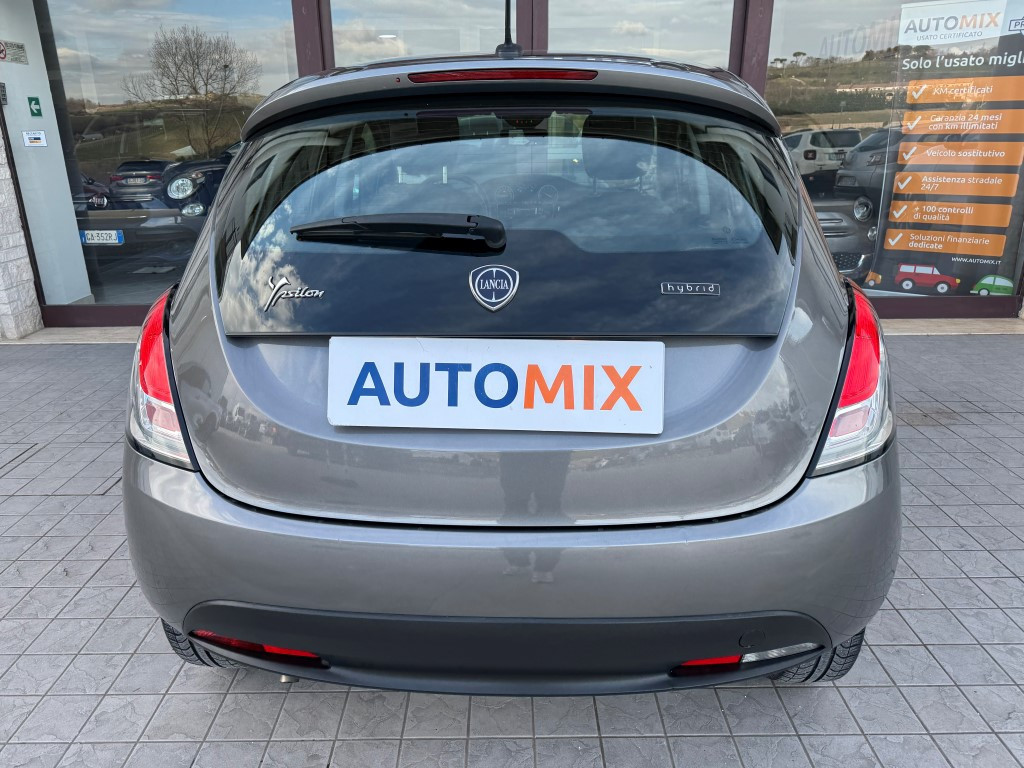 Lancia Ypsilon