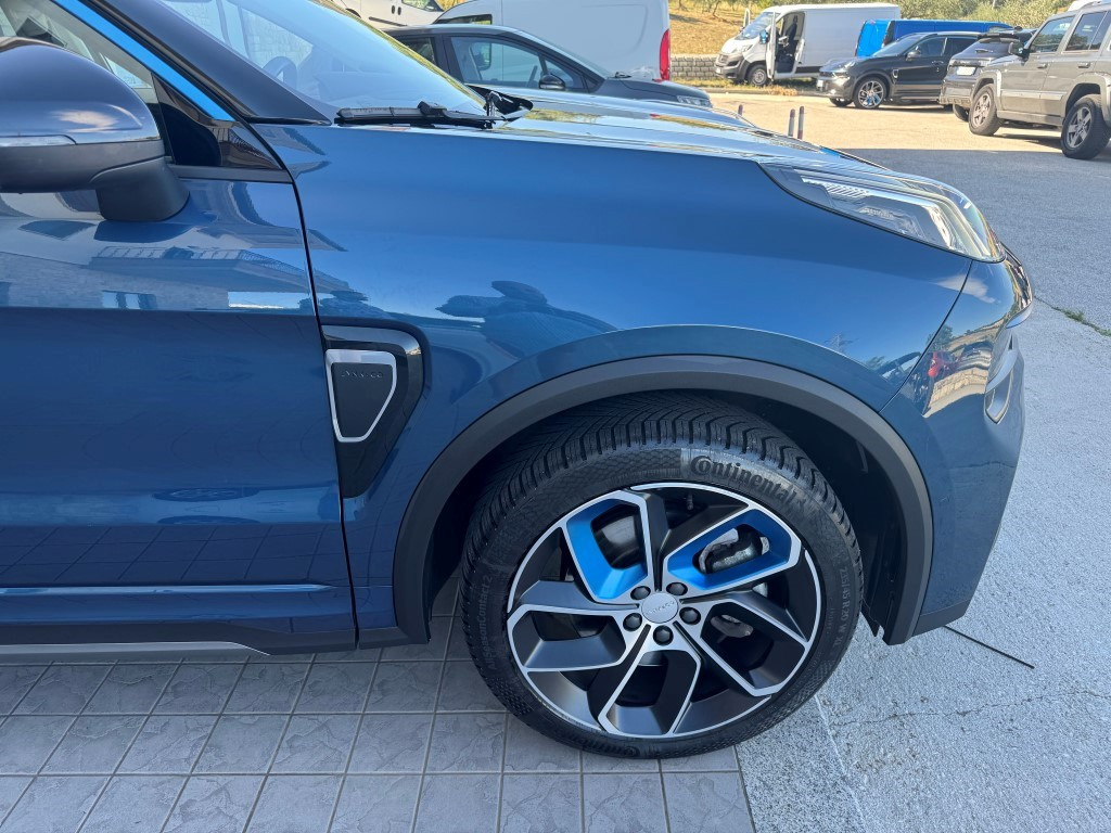Lynk & Co 01