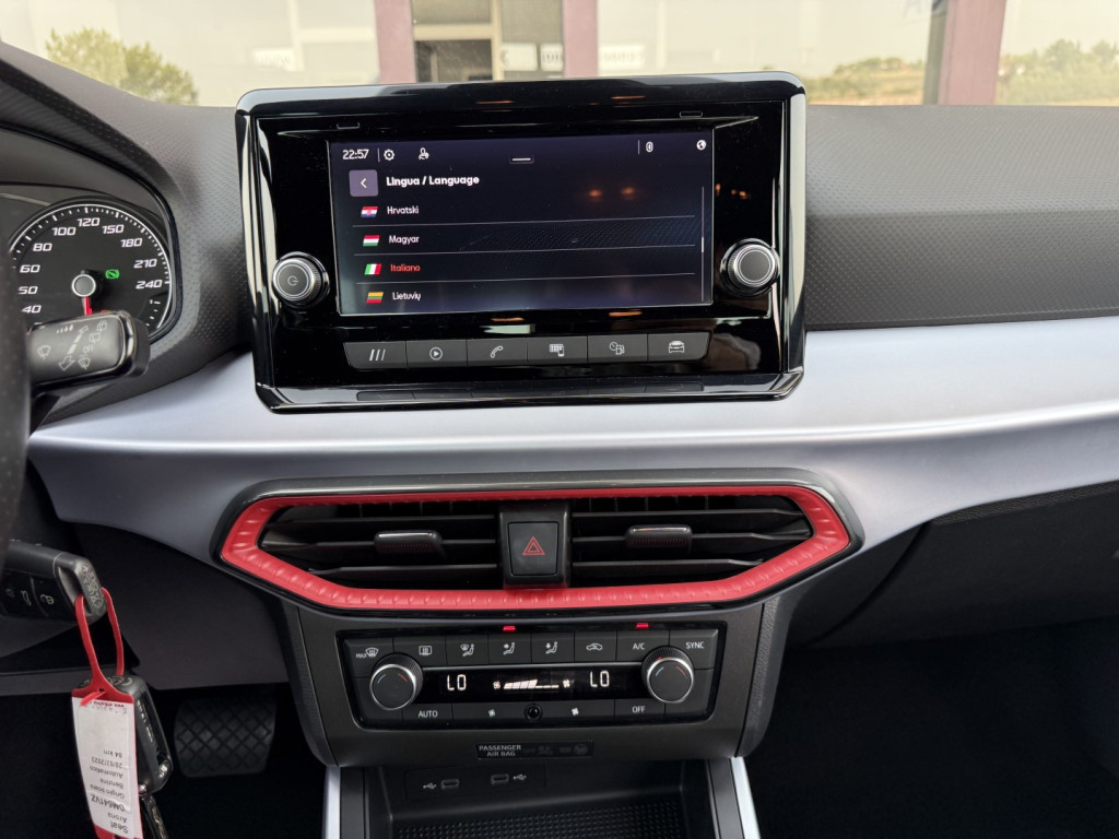 Seat Arona