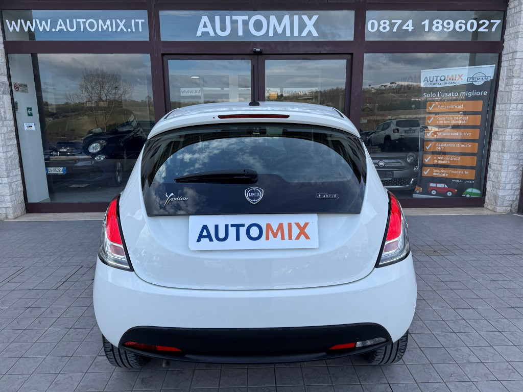 Lancia Ypsilon