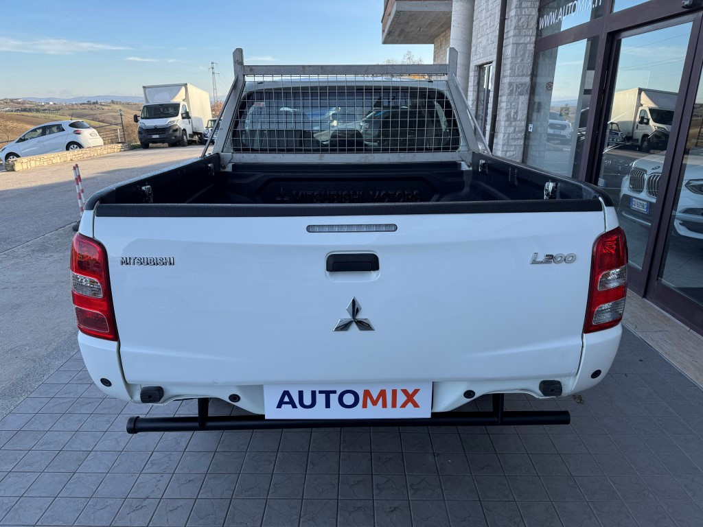 Mitsubishi L200