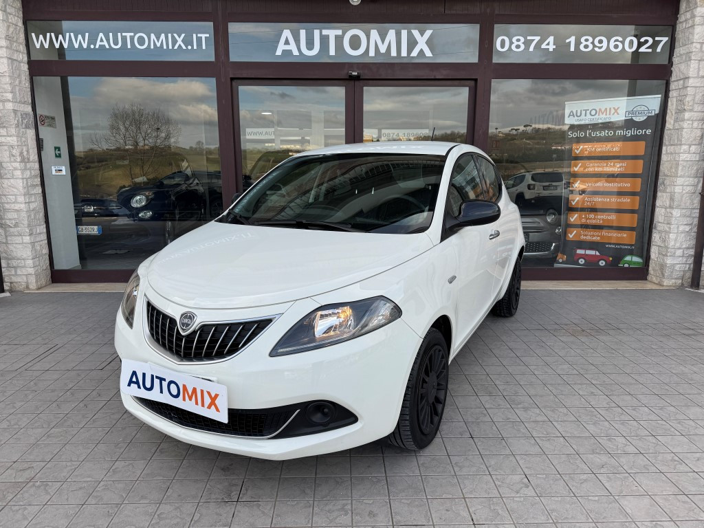 Lancia Ypsilon