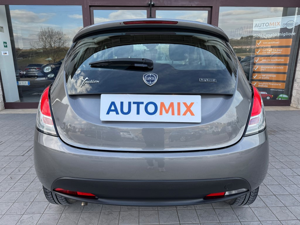 Lancia Ypsilon