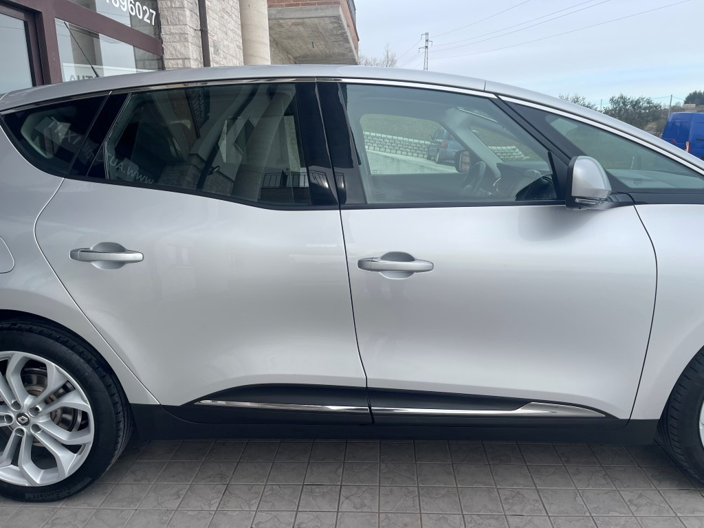 Renault ScÃ©nic