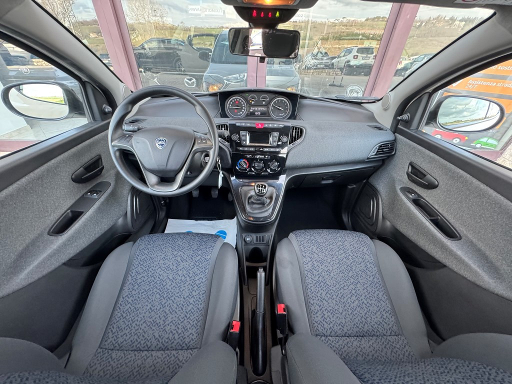 Lancia Ypsilon