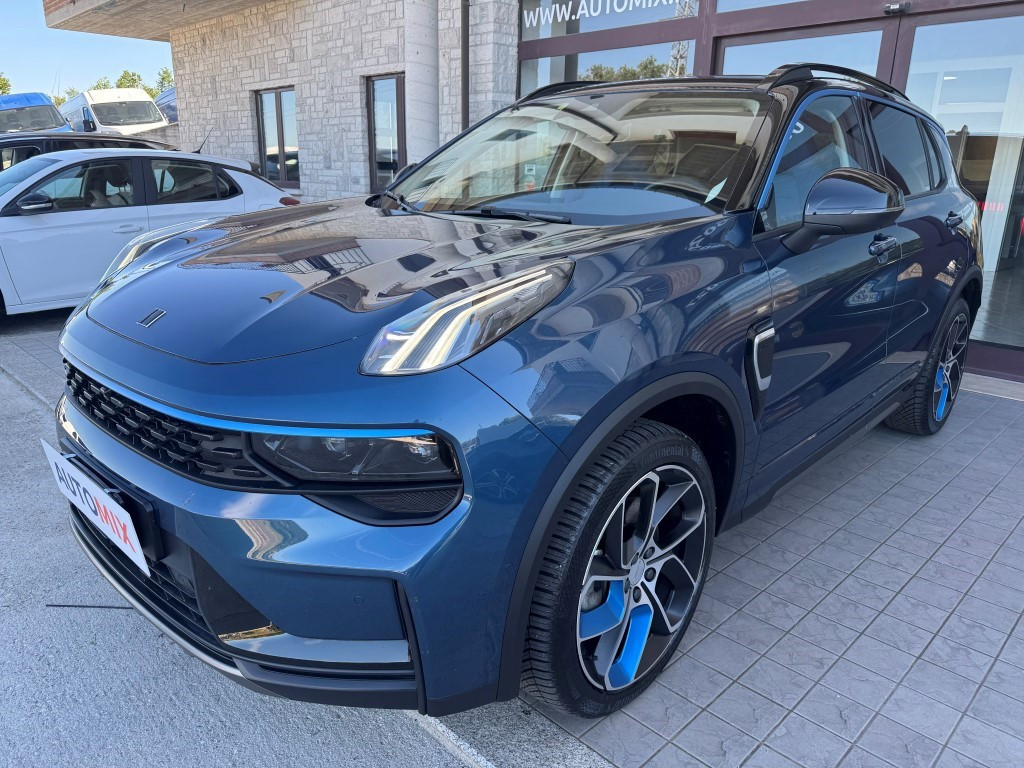 Lynk & Co 01