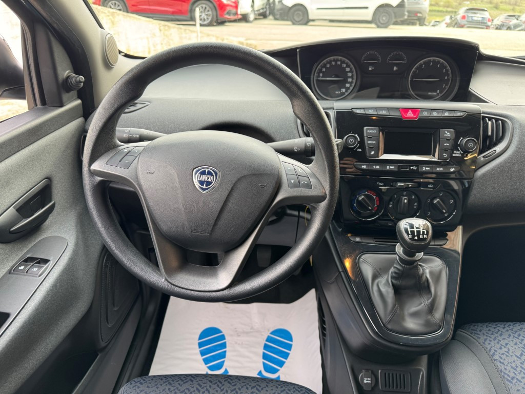 Lancia Ypsilon