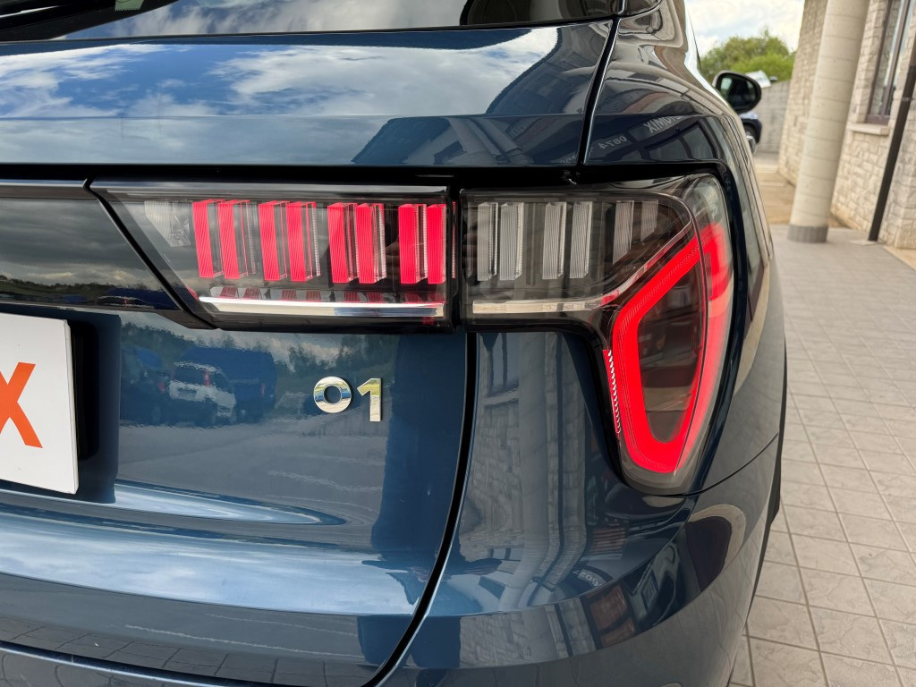 Lynk & Co 01