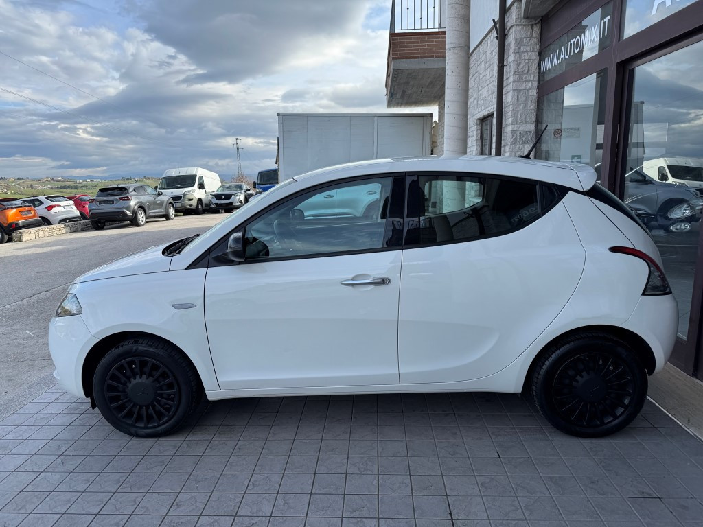 Lancia Ypsilon