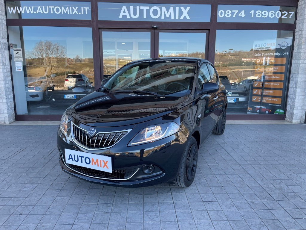 Lancia Ypsilon