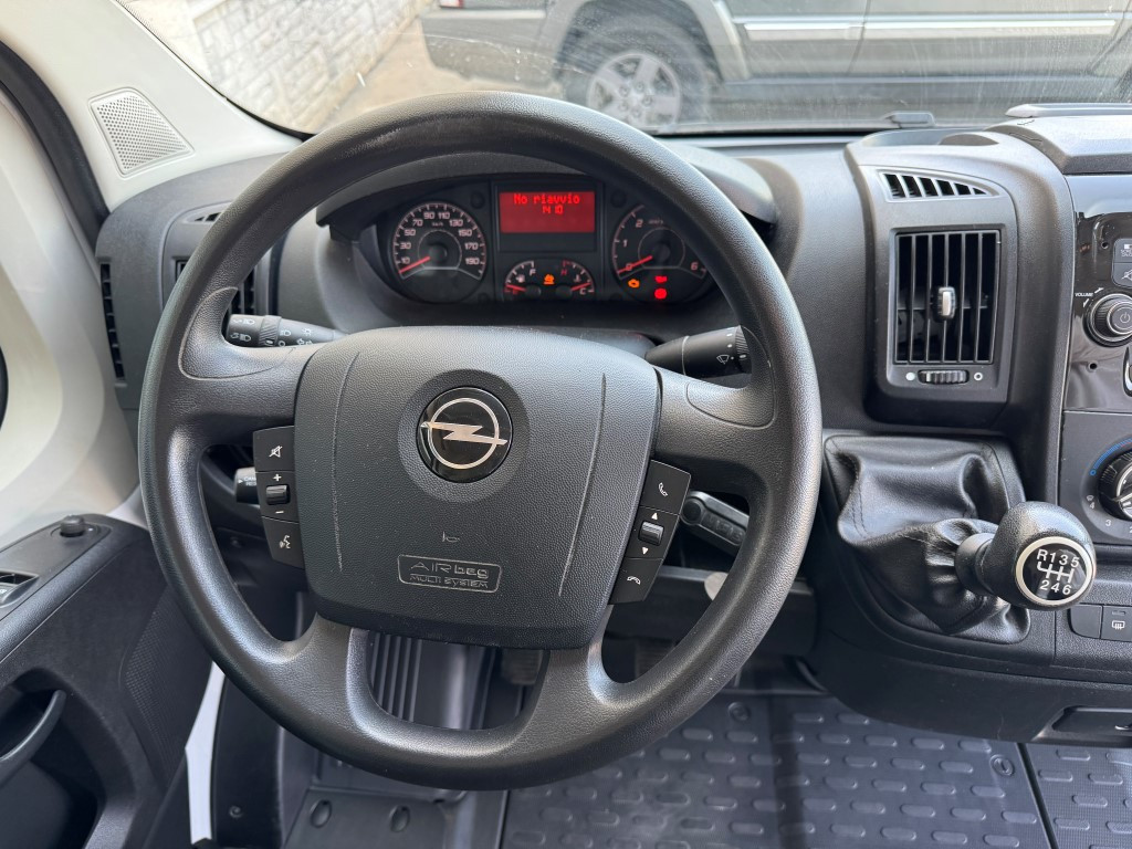 Opel Movano