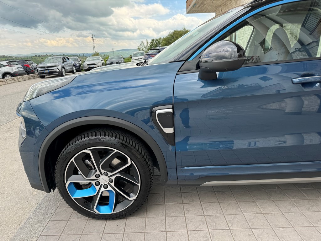 Lynk & Co 01