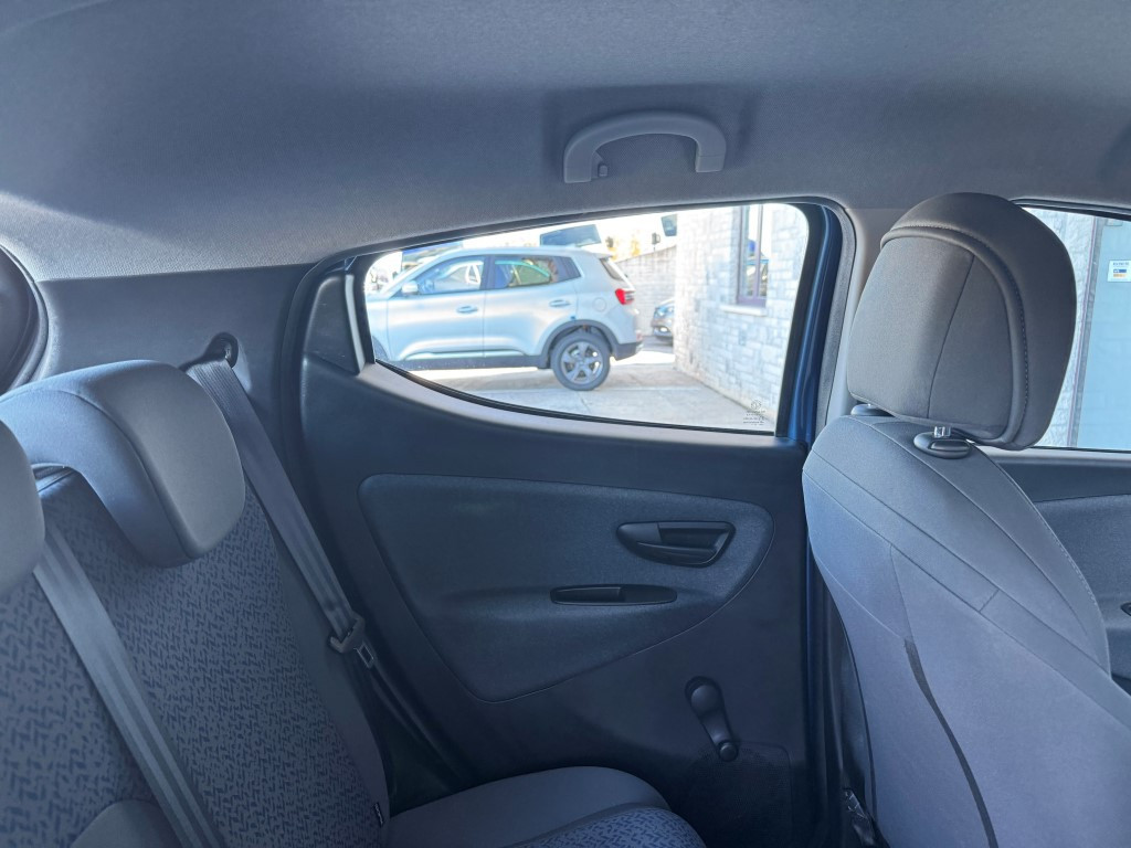 Lancia Ypsilon