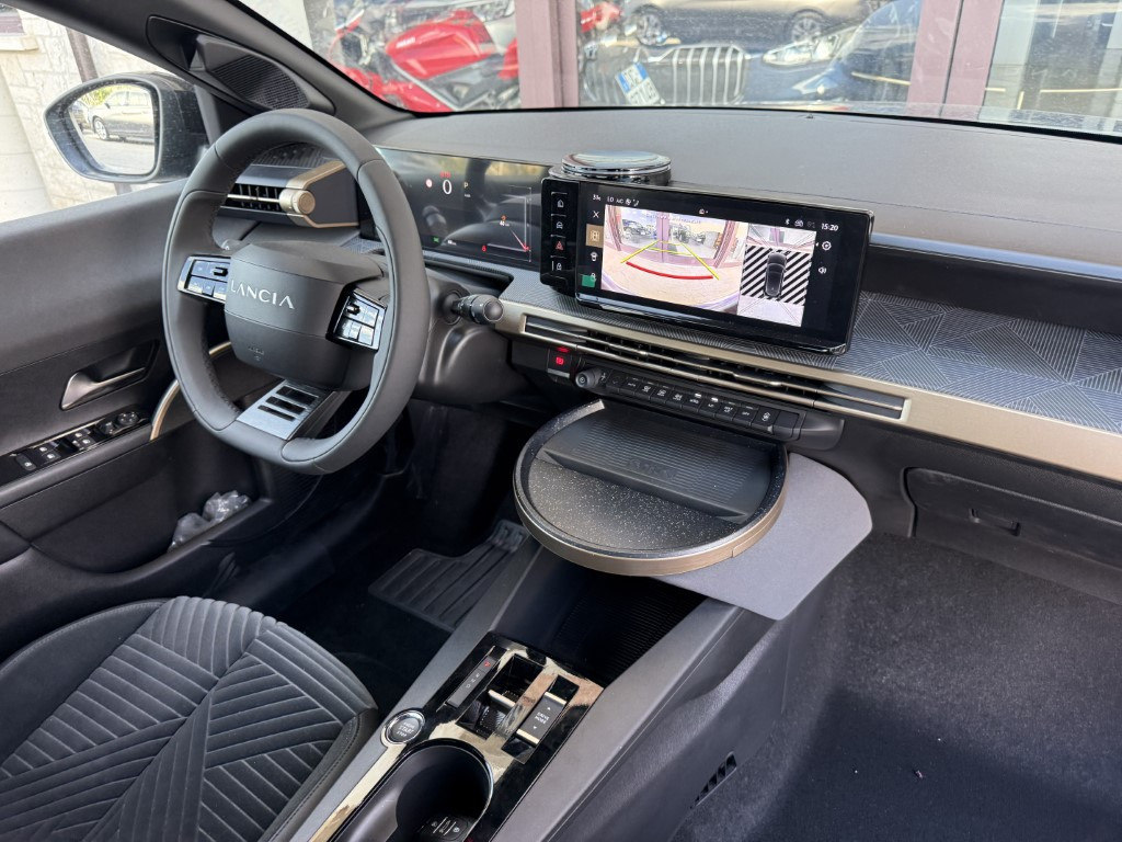 Lancia Ypsilon