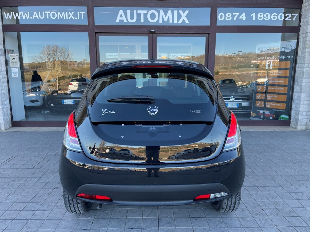 Lancia Ypsilon