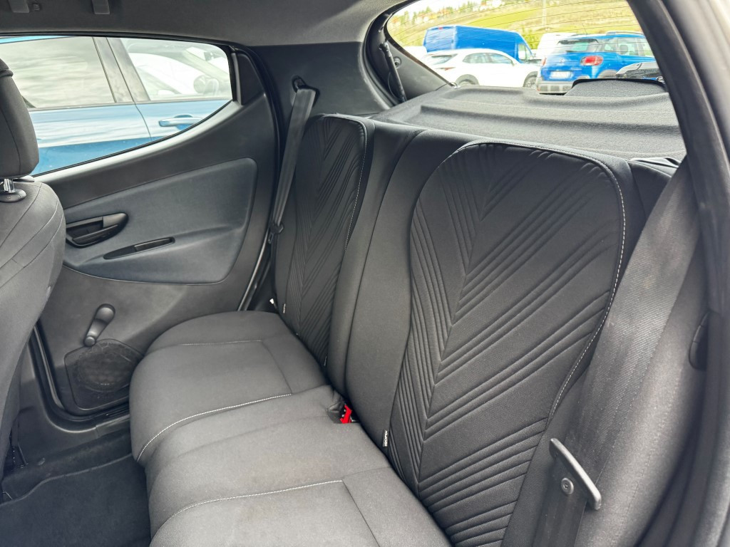 Lancia Ypsilon