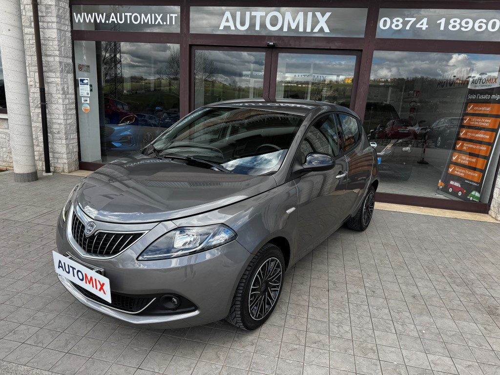 Lancia Ypsilon