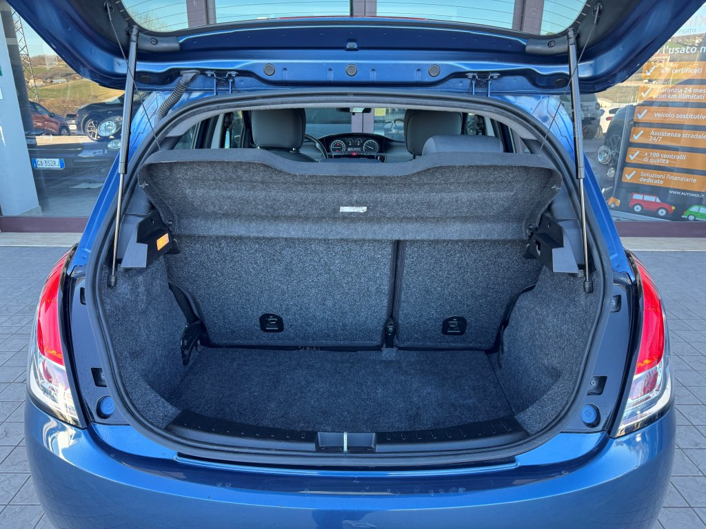 Lancia Ypsilon