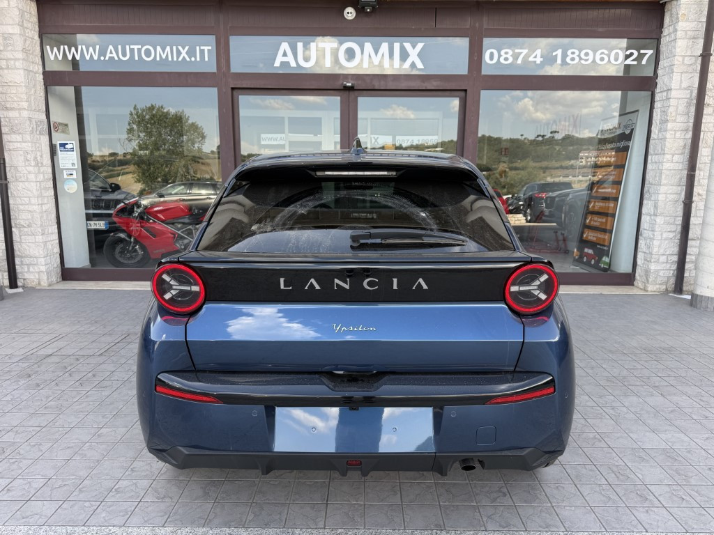 Lancia Ypsilon