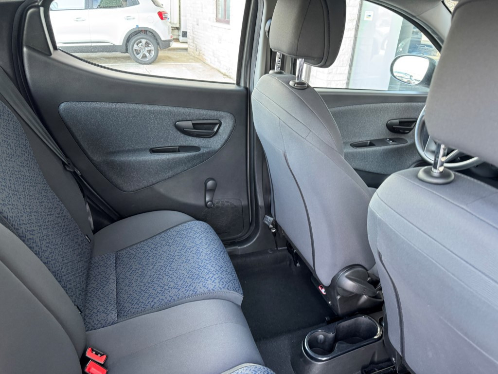 Lancia Ypsilon