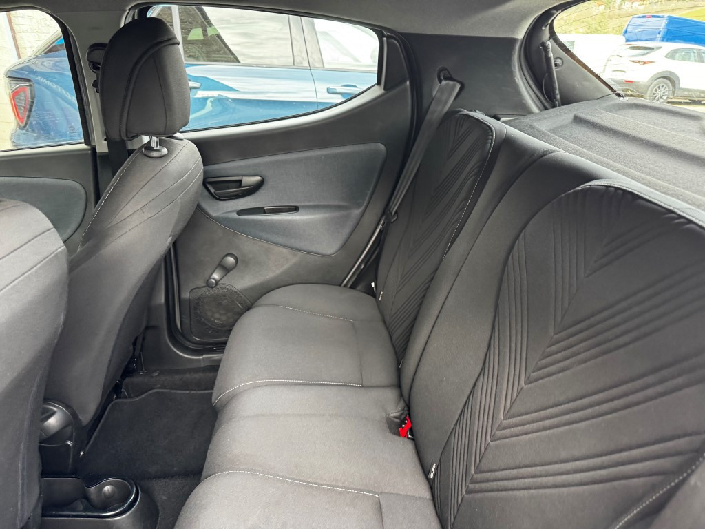Lancia Ypsilon