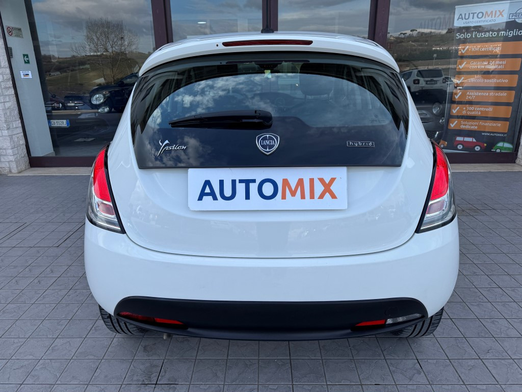 Lancia Ypsilon