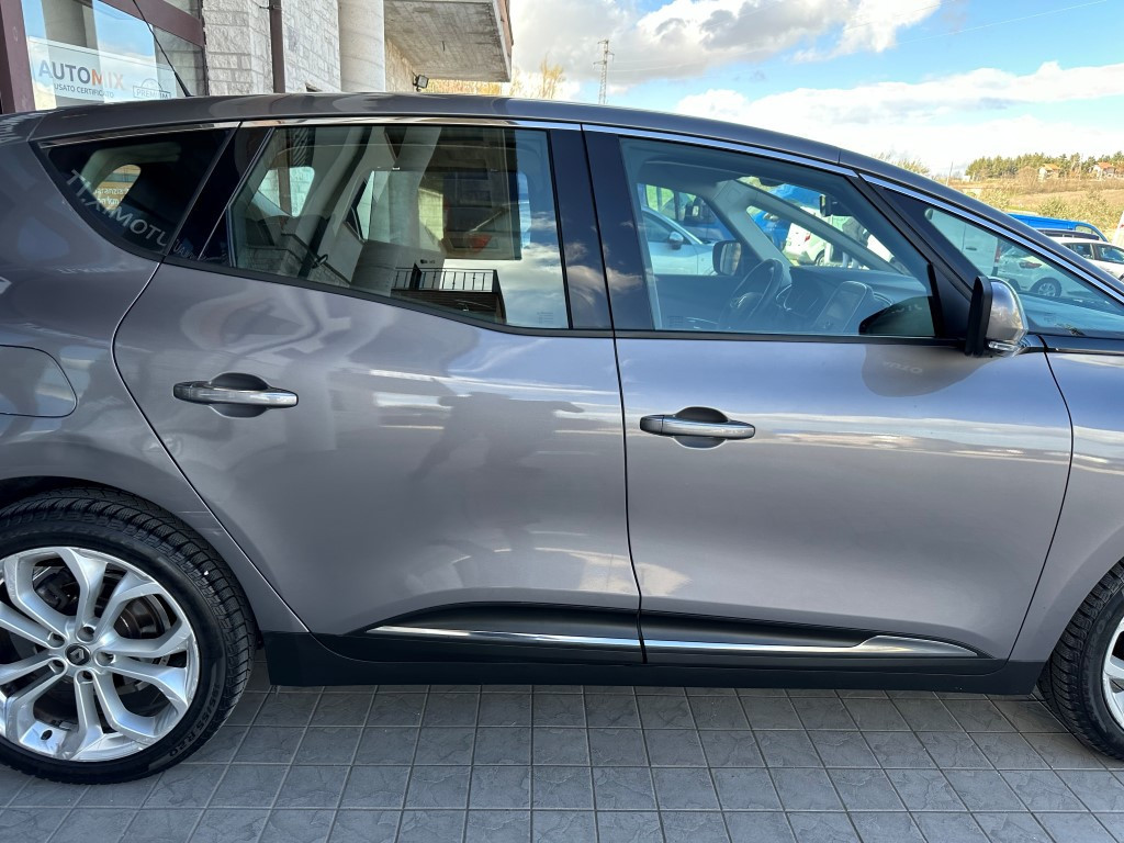 Renault ScÃ©nic