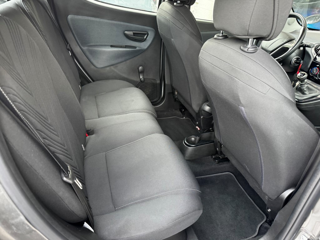 Lancia Ypsilon