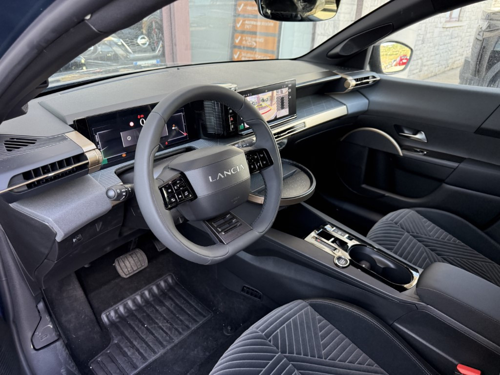 Lancia Ypsilon