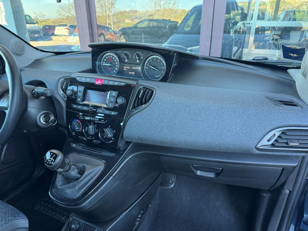 Lancia Ypsilon
