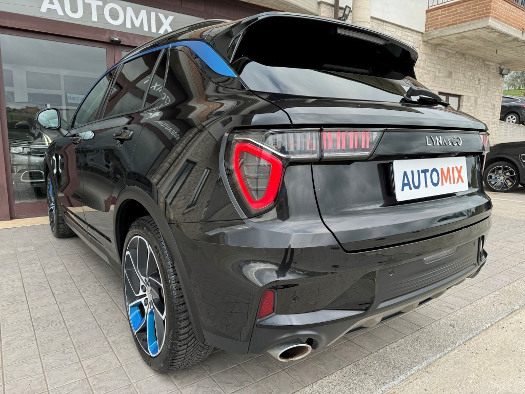 Lynk & Co 01