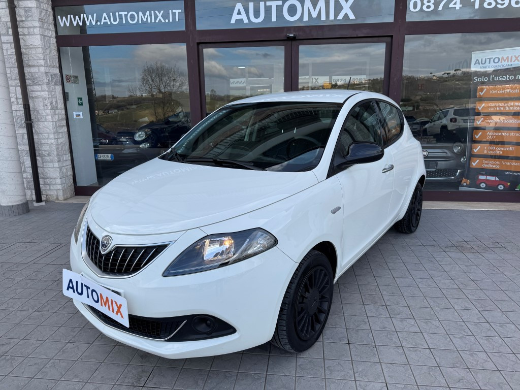 Lancia Ypsilon