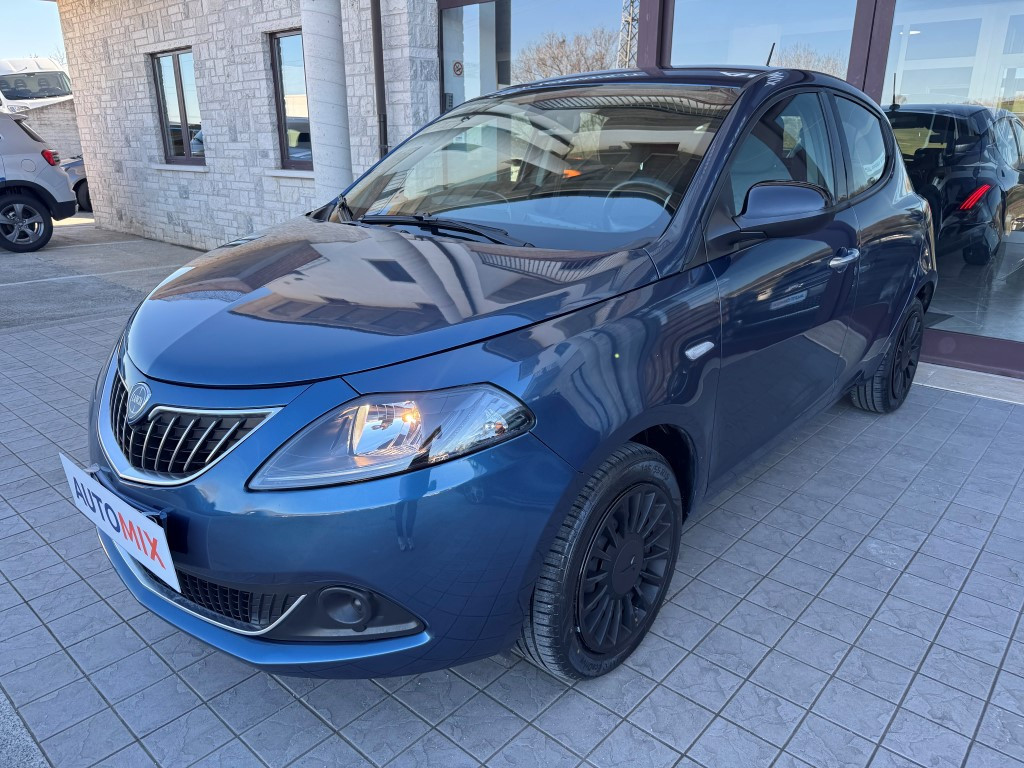 Lancia Ypsilon