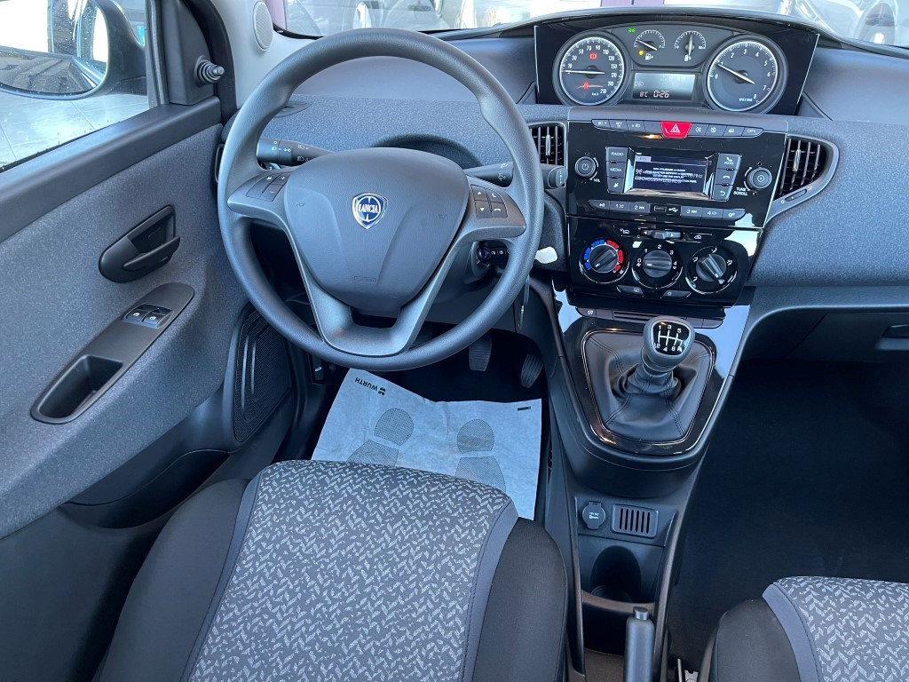 Lancia Ypsilon